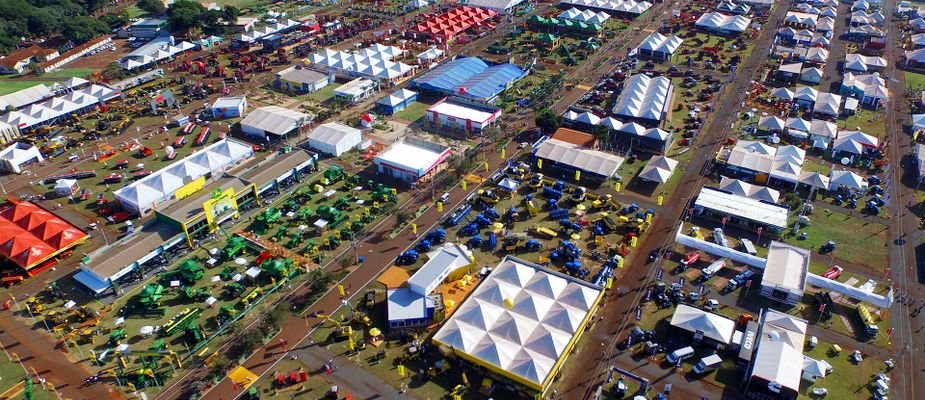 Linha amarela ganha espaço no agro e redefine a produtividade nas fazendas Linha amarela ganha espaço no agro e redefine a produtividade nas fazendas